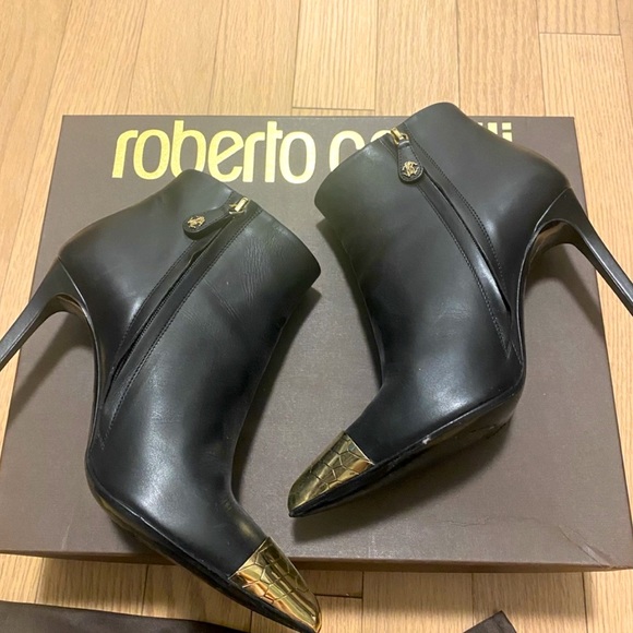 Roberto Cavalli black leather ankle boots silver size 38 - Picture 2 of 9